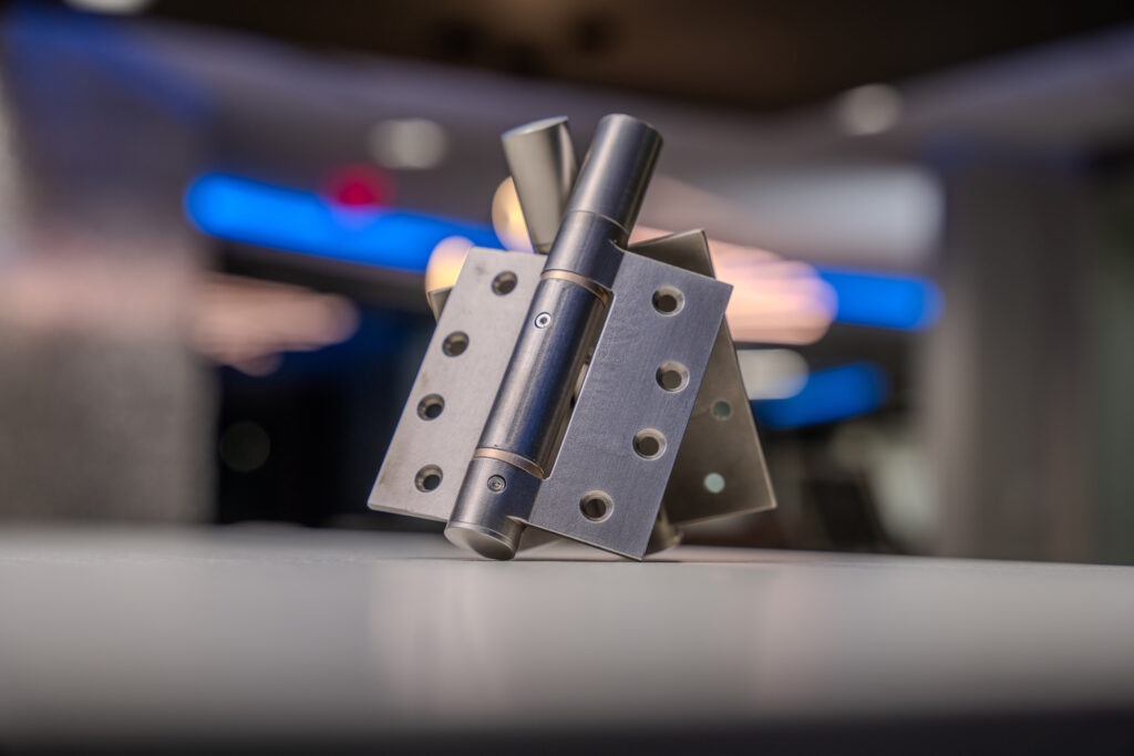 Moshun's SmarteHinge is a modular hinge platform to stop door slamming with additional capabilities.